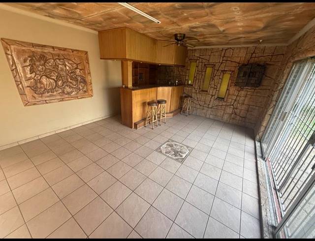 4 BEDROOM HOUSE FOR SALE IN VANDERBIJLPARK SW 2